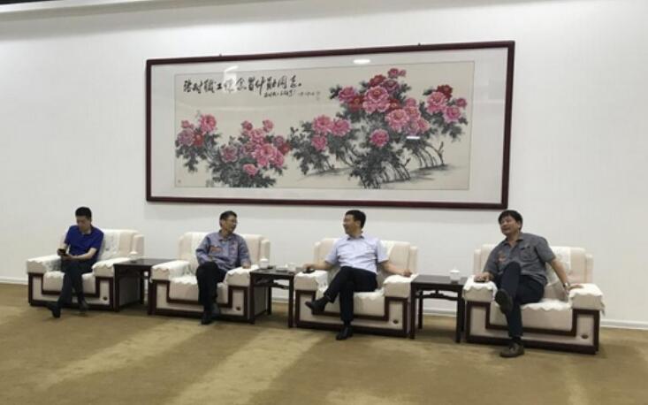 On May 20, Zhang Wuqing, Deputy Secretary of the Party Committee and Executive Deputy Director of the Luoyang Public Security Bureau, and a group of three people visited Sinosteel Luonai for investigation. Li Guofu